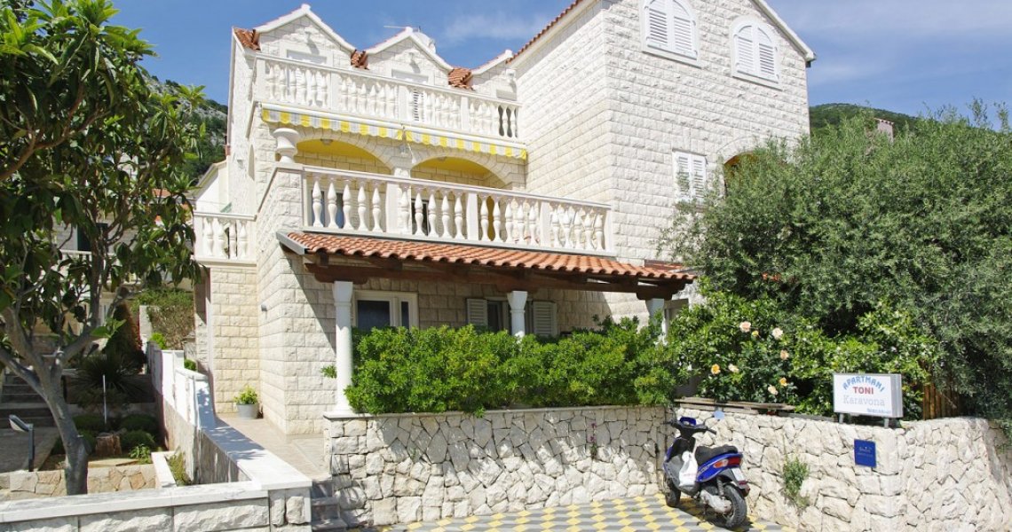 Apartmani Toni - Karavona