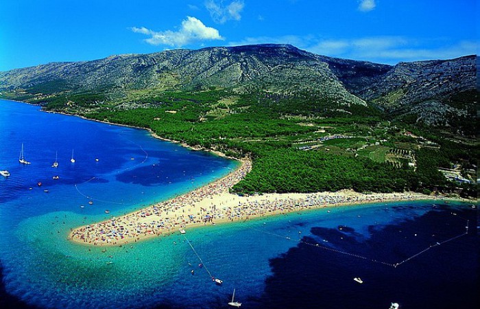 Croatia Airlines doubles its flights to Brač